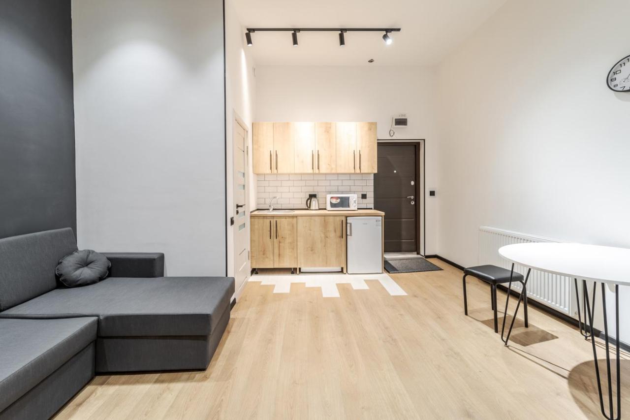 Modern Apartment In The Old City Leópolis Exterior foto