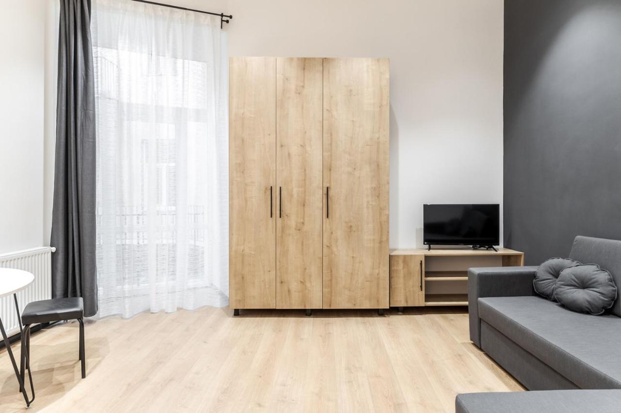 Modern Apartment In The Old City Leópolis Exterior foto