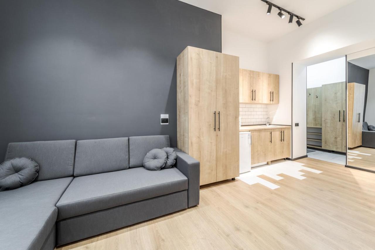 Modern Apartment In The Old City Leópolis Exterior foto