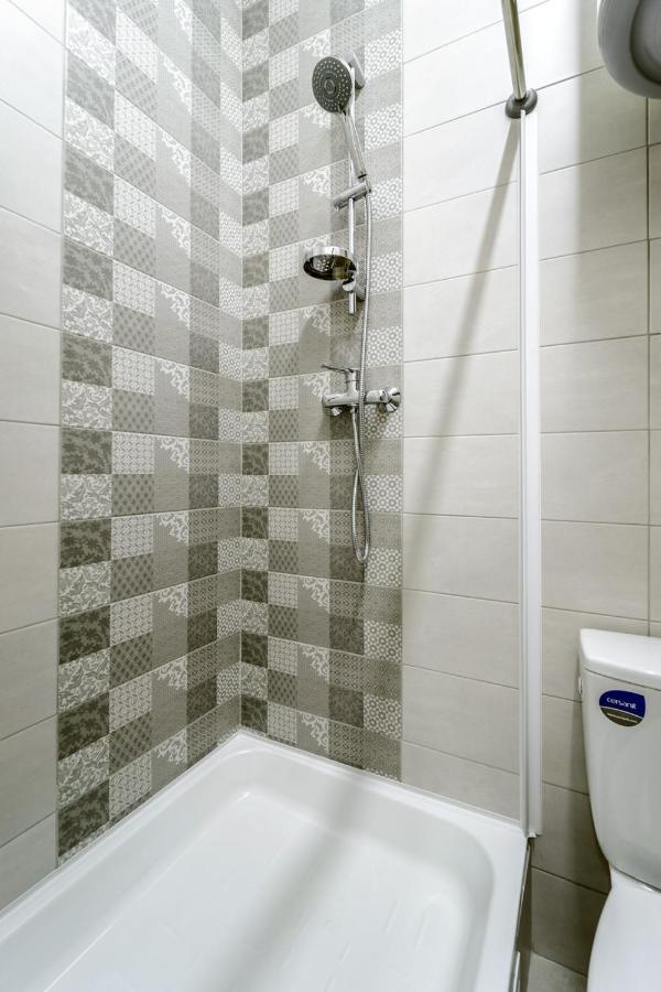 Modern Apartment In The Old City Leópolis Exterior foto