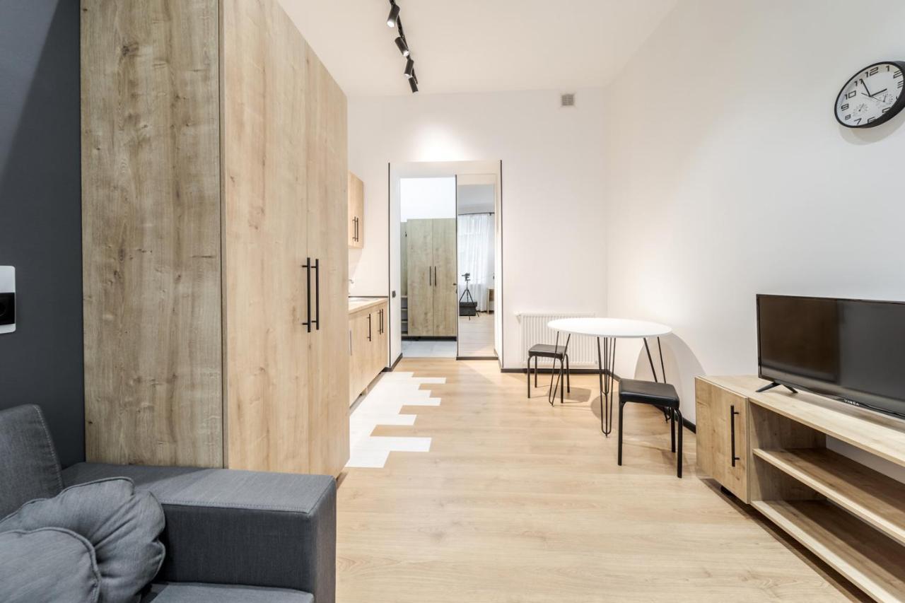Modern Apartment In The Old City Leópolis Exterior foto