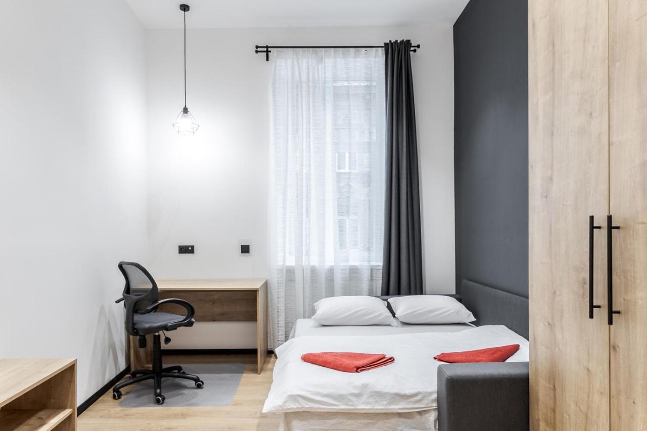 Modern Apartment In The Old City Leópolis Exterior foto